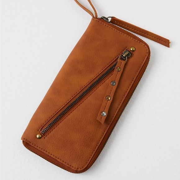 FREE PEOPLE | | Distressed Vegan Wallet - Picture 1 of 9